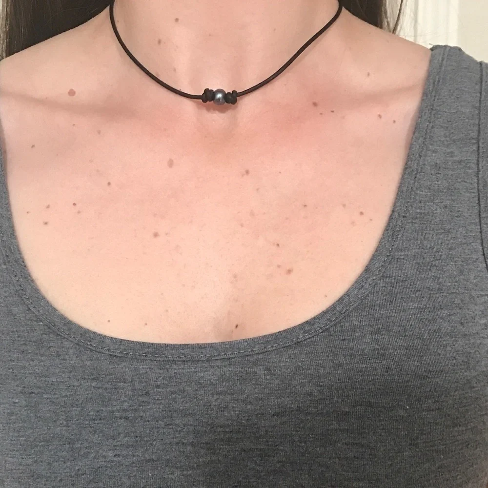 𝅺FRESHWATER Peacock Pearl &‎ Black Leather Choker Necklace. Handmade to or…